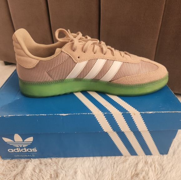 Adidas Beige and Green Sneakers S4m3a - Picture 11 of 16